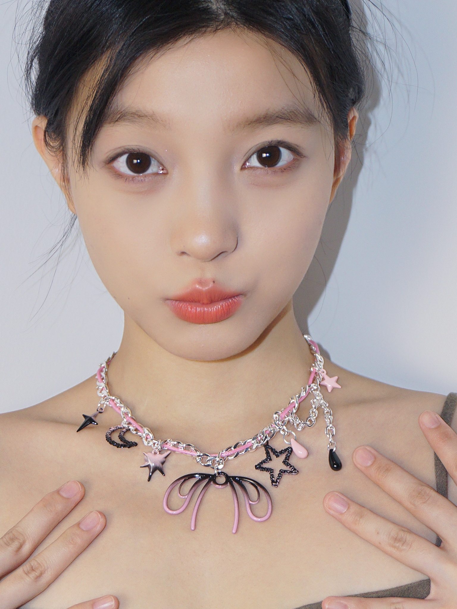 Y2K Stars Crescent Moon Pink Black Gradient Chain Bow Necklace y2k-stars-crescent-moon-pink-black-gradient-chain-bow-necklace