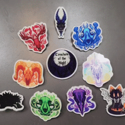 Glow in the dark pin: spooky kitty
