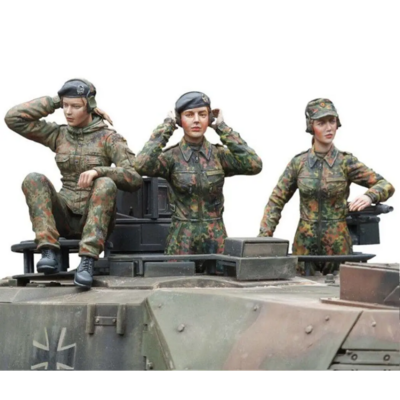 1/16 3pcs resin model kit modern german soldiers beautiful girls unpainted