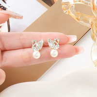 Shiny Swan And Pearl Earrings - Thumbnail 1