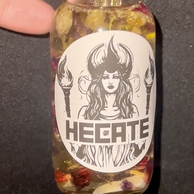 Hecate devotional oil