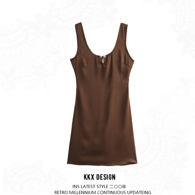 Chest flower design waist dress - Thumbnail 4