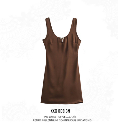 Chest flower design waist dress