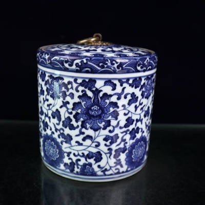 China jingdezhen blue and white porcelain, hand-painted lotus lid jar | vintage | retro | collection