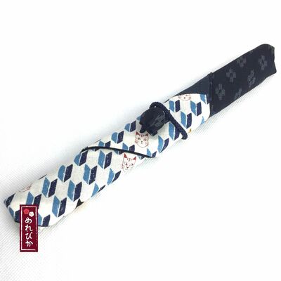 Japanese Cotton Chopstick Sleeve – Blue Cat in Yagasuri Arrow Pattern (CC0022-03-BL)