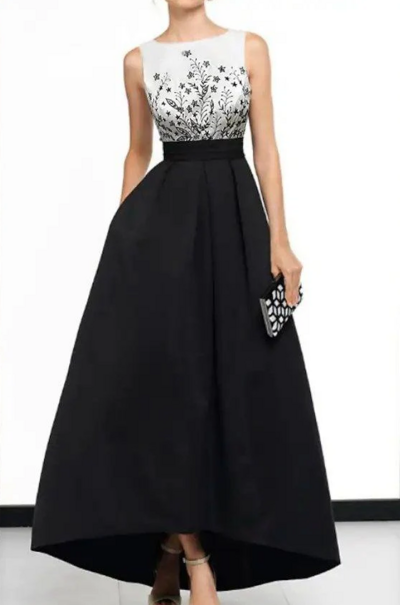 A-Line Elegant Boat Neck Sleeveless Formal Evening Dress With Appliques
