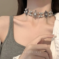 Elegant Retro-Inspired Choker Necklace - Thumbnail 1
