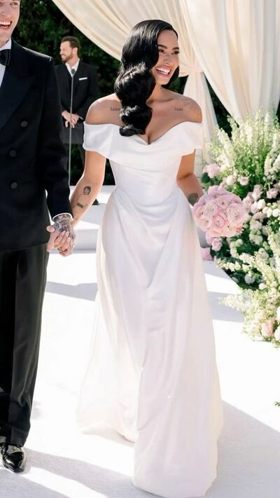 Sexy Wedding Dress, Mermaid Off the Shoulder Satin Bridal Dress Bridal Gown