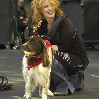 Nancy wilson & charlie, soundcheck for heart, irvine, california. photograph © neal preston - Thumbnail 1