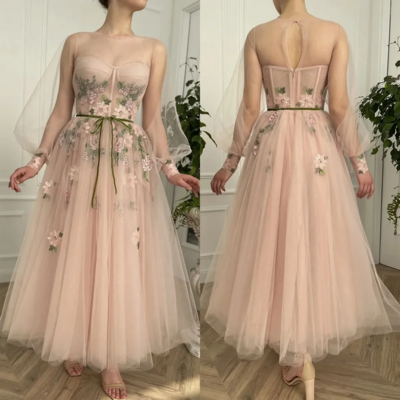 Luxury Elegance Lace and Tulle Lantern Sleeve Evening Dress