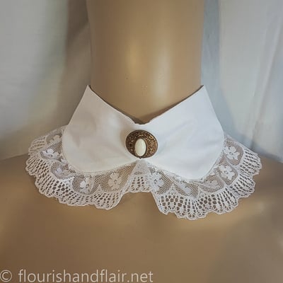 Lace Collar