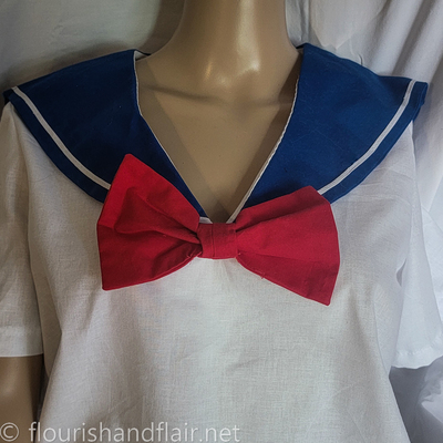 Small uniform bow