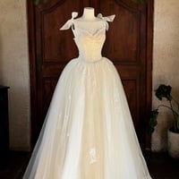 Ivory Lace Corset Wedding Dress with Lace – Structured Bodice, Applique Tulle Wedding Dress, Sleeveless Spaghetti Strap Bridal Gown - Thumbnail 1
