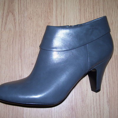New womens naturalizer bates size 11m shoes fashionable grey ankle boots 