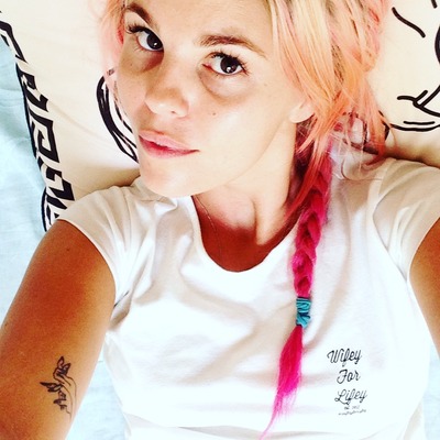 Wifey for lifey cropped tee - Thumbnail 3