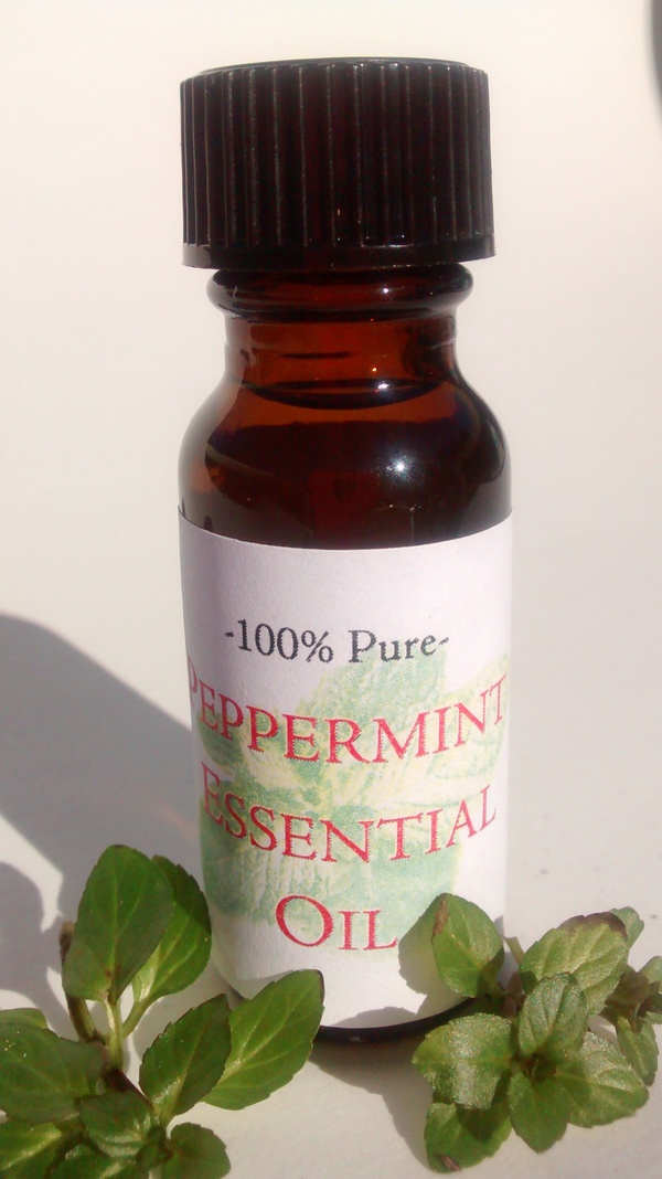 100% Pure Peppermint Essential Oil