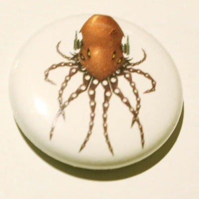 1" x 1" pin - robot squid